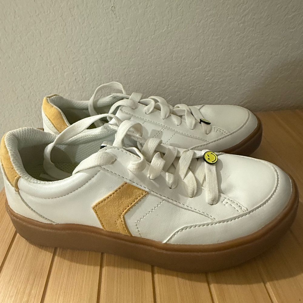 Dr. Scholl's Athletic Shoes